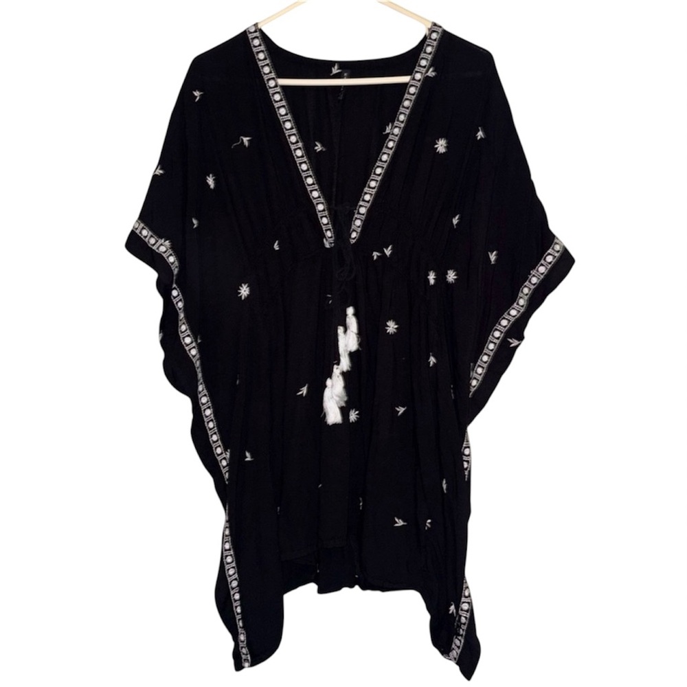Raviya Black Tunic Top